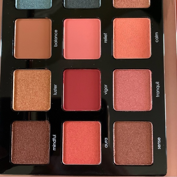 🆕 Natasha Denona
Zendo Eyeshadow Palette - Picture 5 of 13